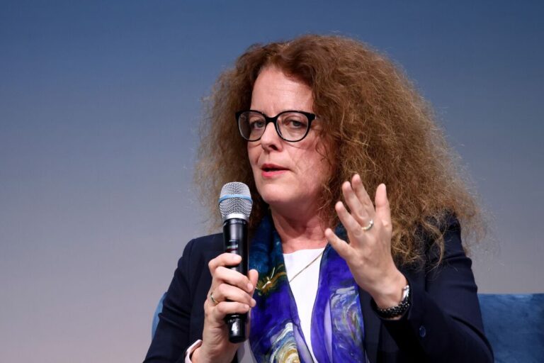 「ＥＣＢ理事が利下げ難航を示唆」