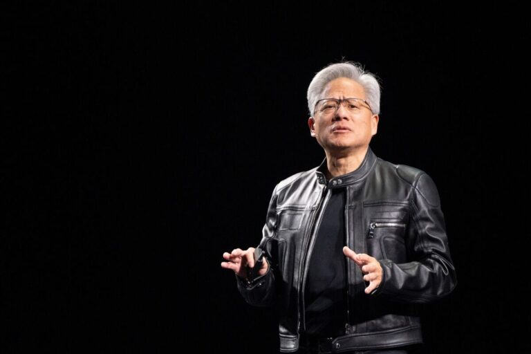 「エヌビディアCEO、中国軍とAI半導体の関係は？」