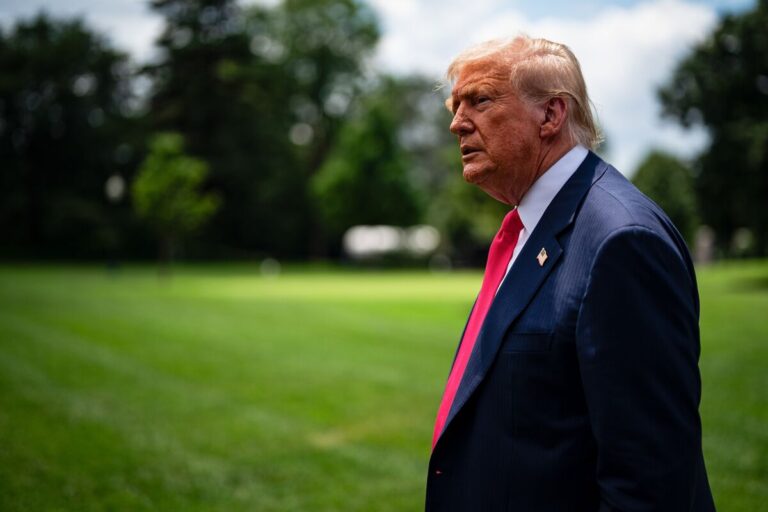 「トランプ大統領、足のトラブルで診断！」