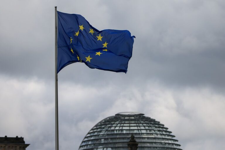 「ＥＵ、対ロ制裁強化！石油価格引き下げへ」