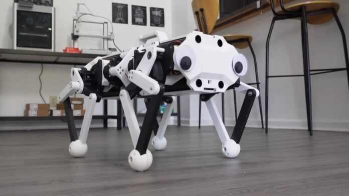 「ロープ駆動ロボ犬『CARA』登場！」