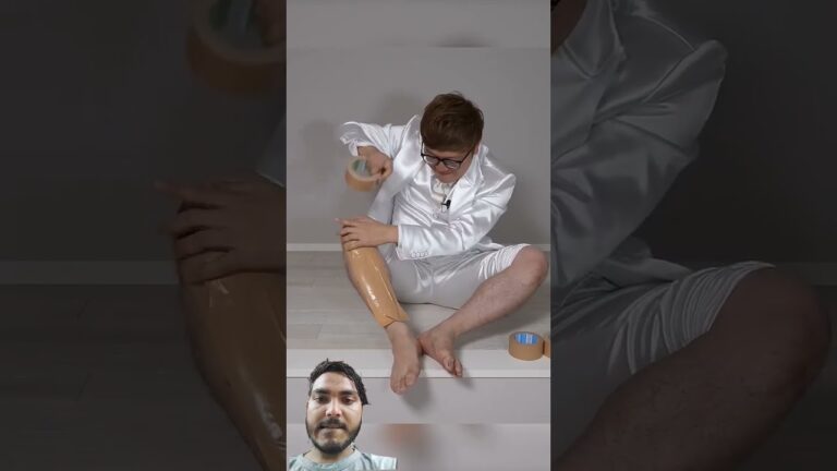 すね毛をガムテープで抜きながら結婚報告#shorts #コント #ヒカキン #ヒカマニ #ドッキリ #beatbox #結婚