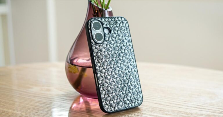 iPhoneが和風に?! 文庫革ケースで変身！