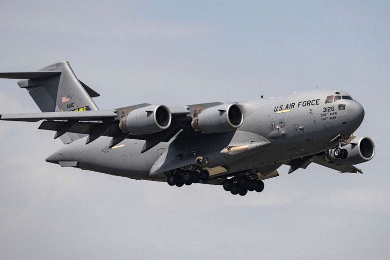 米、英基地に新型核兵器配備か！ ロシアけん制の狙いとは？