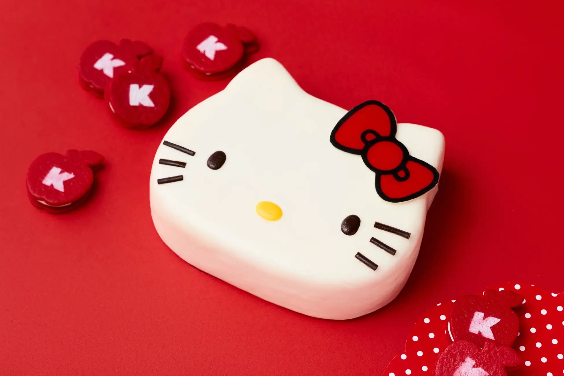 HELLO KITTYの"はい、チーズ！"ケーキ