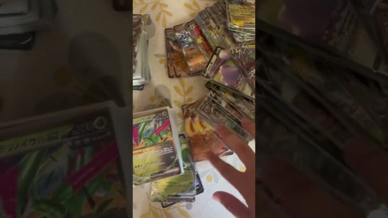 Je reçois un énorme colis Pokémon 🫣