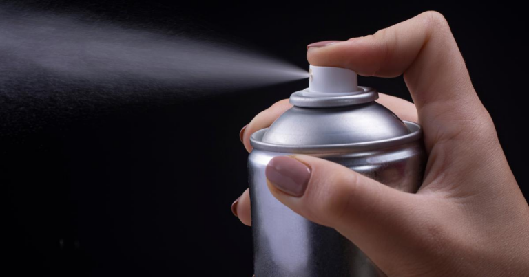 「夏の虫対策：殺虫剤で安心を！」