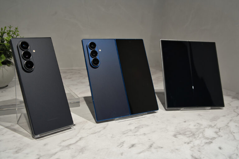 「Galaxy Z Fold7で折りたたみ革命！驚きの薄さと軽さ」
