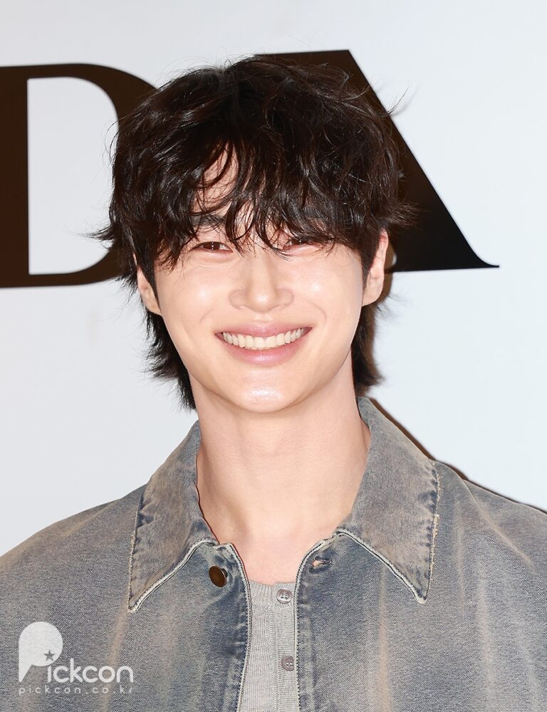 「143億ビュー！ピョン・ウソク主演実写ドラマ」