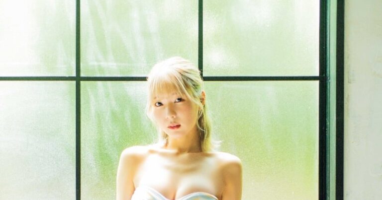 #2i2・奥ゆい、初登場グラビアで魅了！