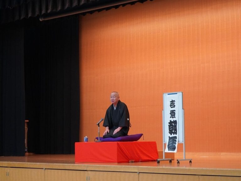 新作落語で詐欺撃退法学ぶ！