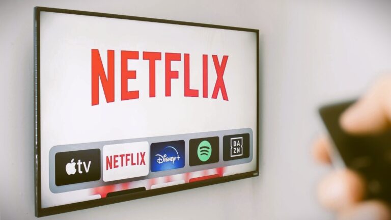 NetflixがYouTuberに挑戦！エンタメ新戦争開幕！