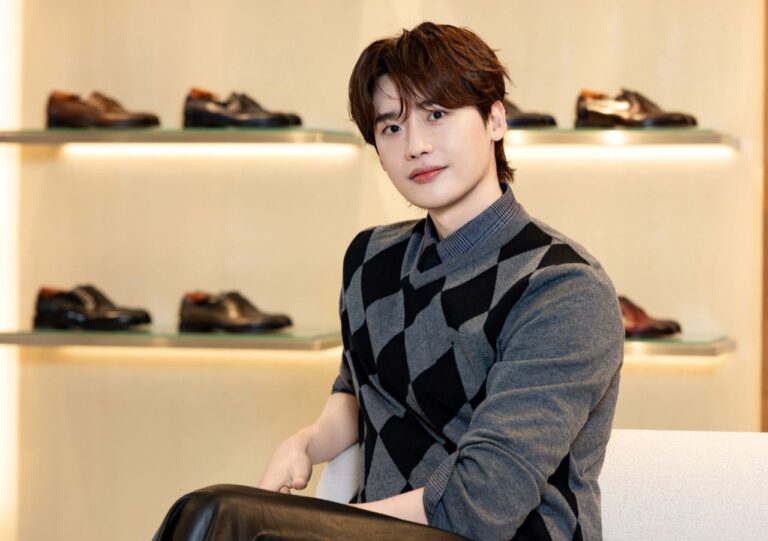 「イ・ジョンソク登場！フェラガモ新店オープン」