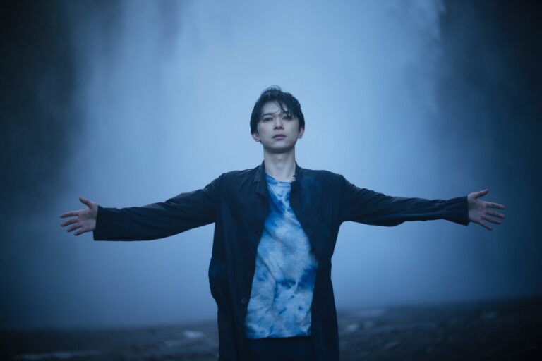 吉沢亮、新写真集「FOSS」で神秘のアイスランド体験！