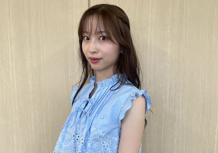 「林佑香さんの爽やかブルーコーデ公開！」