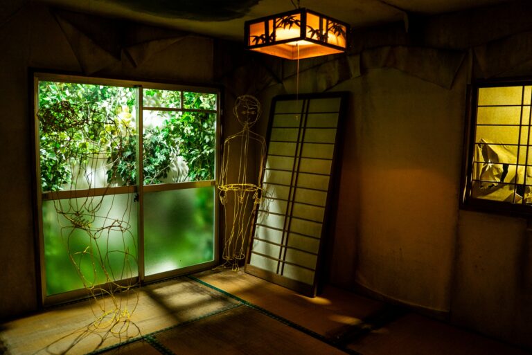 「視える人には見える展」で感じる不思議な世界！