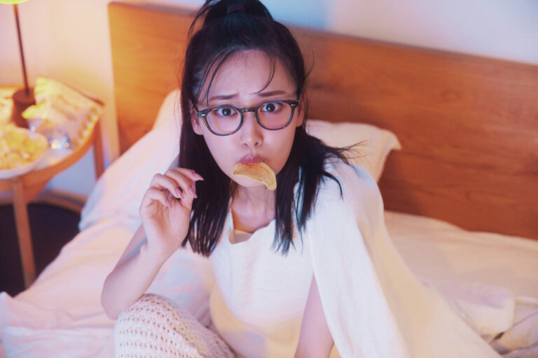 山下美月の「怖い話」が衝撃！ホテルで見た恐怖とは？