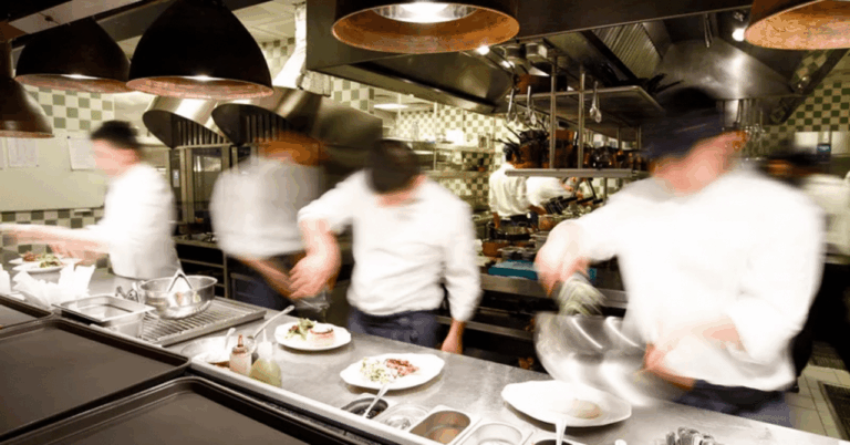 料理が得意な人は仕事も優秀！その理由とは？