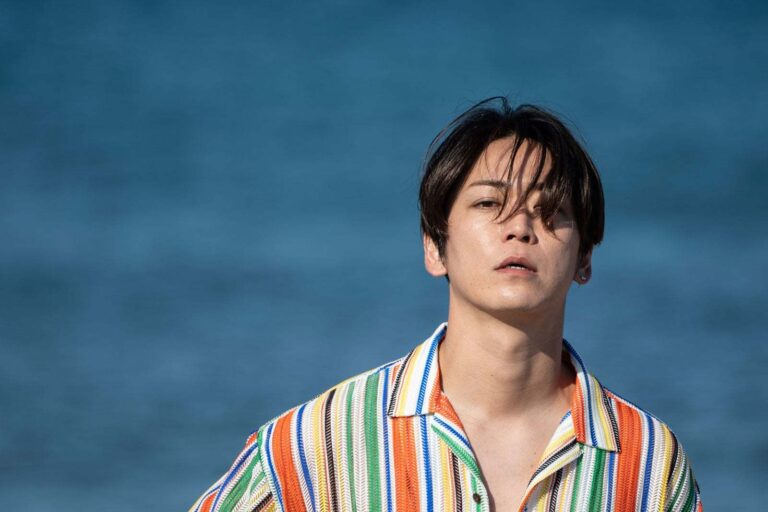 亀梨和也、渡辺翔太と“熱烈ハグ”!映画『事故物件ゾク』出演発表! 亀梨和也、渡辺翔太と“熱烈ハグ”!映画『事故物件ゾク』出演発表!