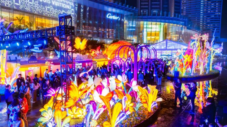 「中国国交50周年 豫園でランタン祭」