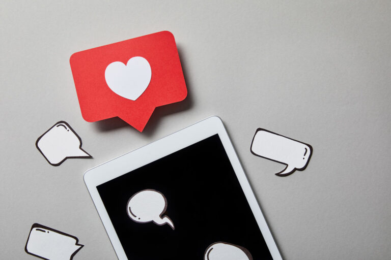 「Tea」アプリ、男性メッセージ流出！衝撃の内容とは？