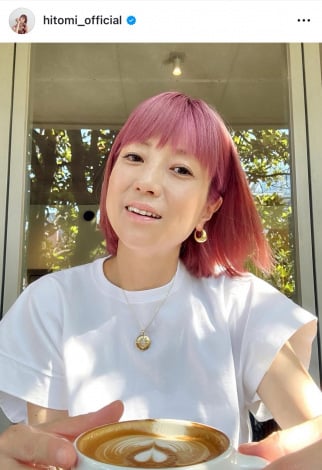 hitomi （写真はインスタグラム@hitomi_official より）