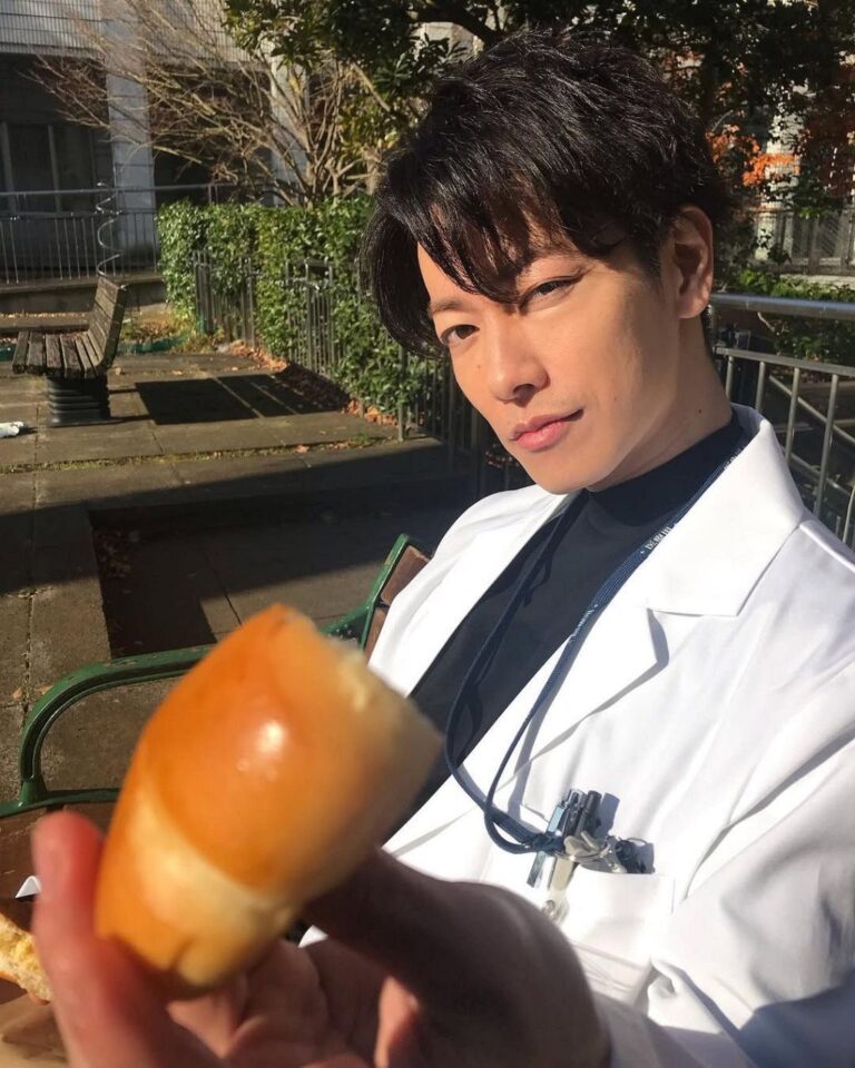 「密着姿が話題！36歳俳優と女優、嫉妬の声も」