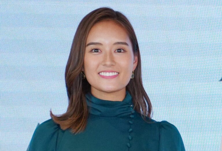 「日テレ忽滑谷アナ、青春の彼と結婚！」