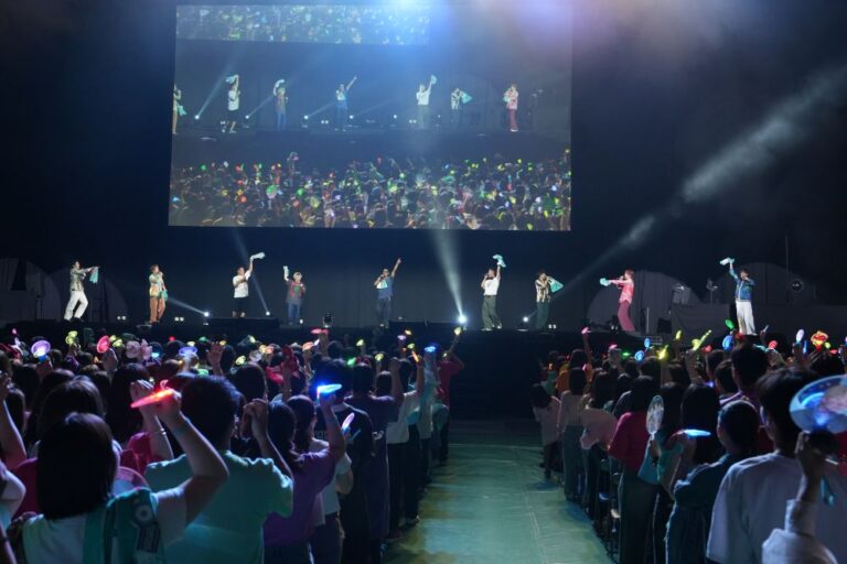 コムドット初ツアー、神戸でエスポ登場！配信中✨