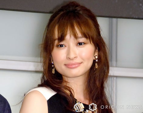 島袋寛子の5ショット