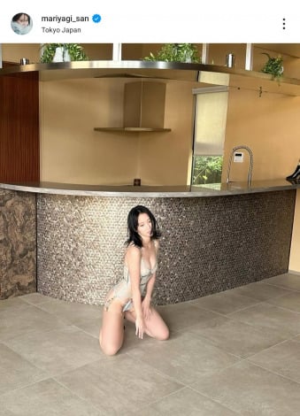 ランジェリー姿の永尾まりや