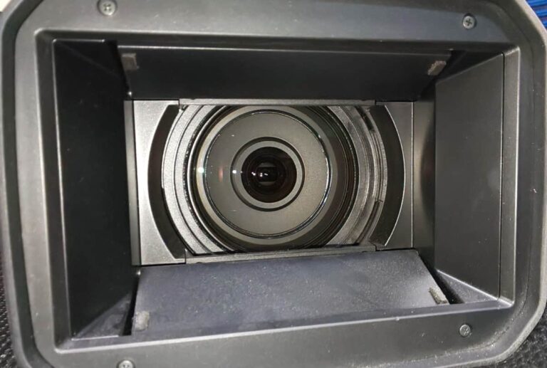 男女兼用トイレで盗撮！YouTuber彼女が被害報告