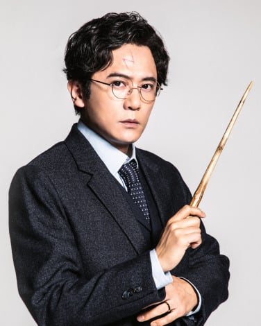 舞台『ハリー・ポッターと呪いの子』4年目が開幕、ハリー・ポッター役の稲垣吾郎