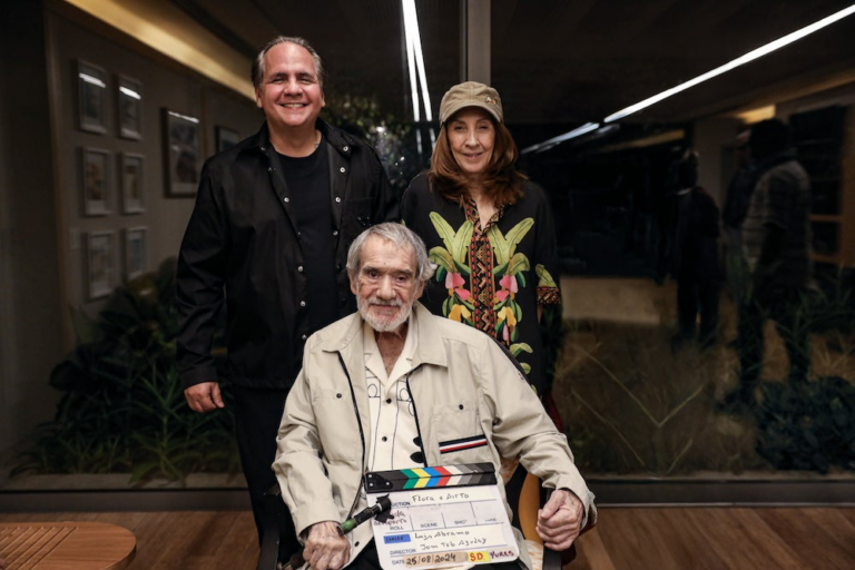 新シングル「Aqui, Oh!」でフローラとアイアート再登場！