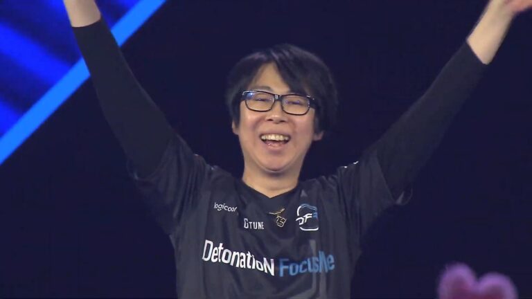 GO1選手、EVO2025で2冠達成！