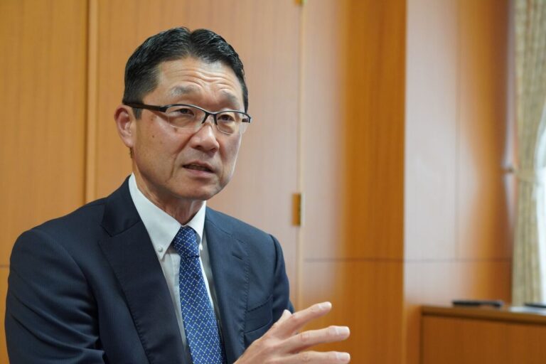 地銀再編の波！金利上昇で競争激化