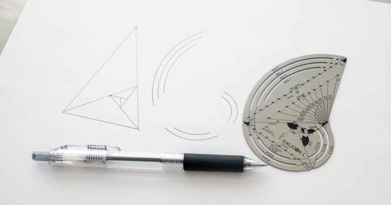 「幾何学模様を自由自在に！高機能定規の魅力」