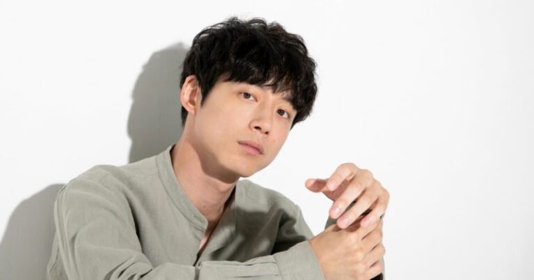 「LISAと坂口健太郎、夢の抱擁！」