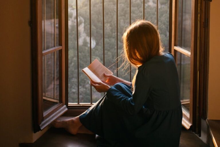 「20年で読書マニア40%減！趣味の変化は？」