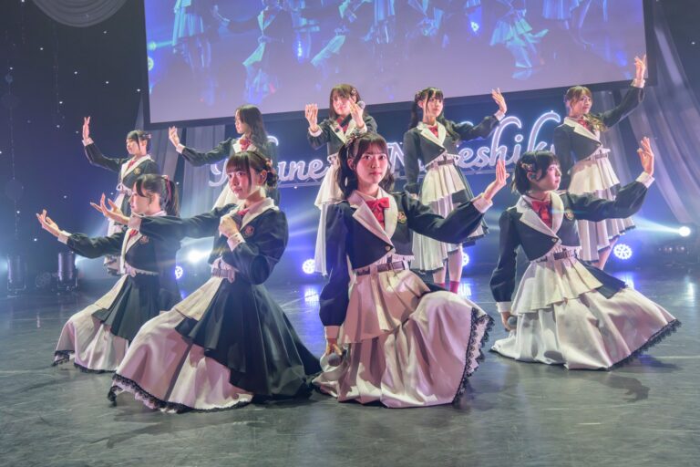 高嶺のなでしこ新曲初披露！「この世界は嘘でできている」8月20日配信決定