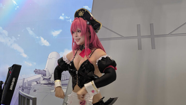 「勝利の女神:NIKKE」ブース初登場！コスプレショー＆アドマイアー号【C106】