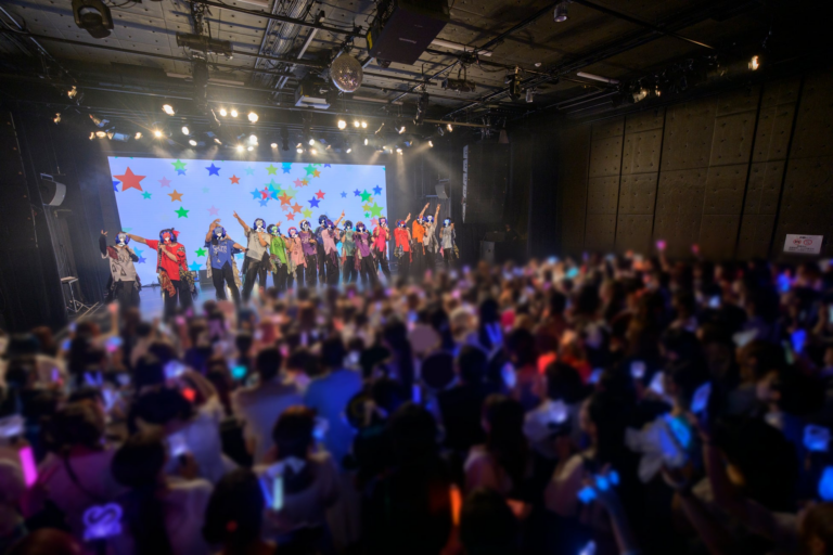 <p><strong>ライブ初日盛況！STPR BOYSが熱狂のステージ</strong></p>