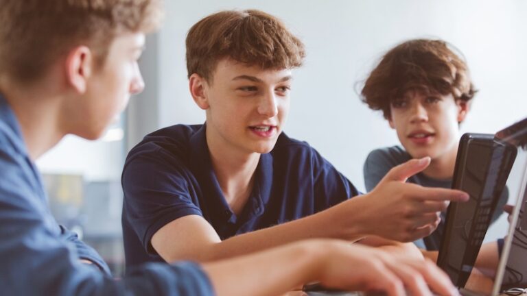 「Z世代のAI活用実態を調査！」