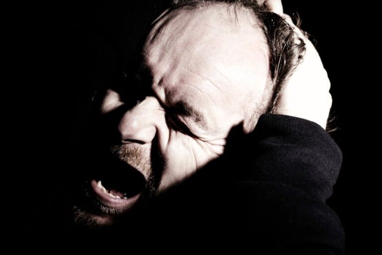 「尿路結石を溶かす！マイクロボットの革新」