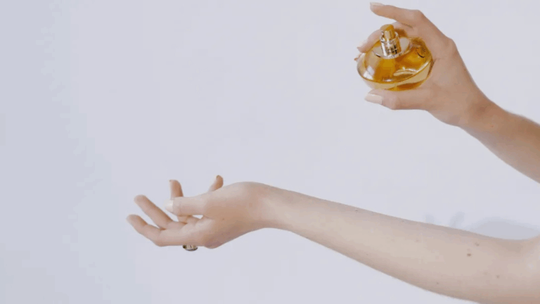 AI 導入に揺れる香水業界　インフルエンサー炎上が浮き彫りにした消費者の警戒感