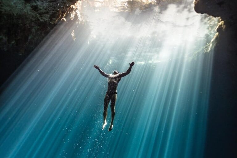 「クロアチアのフリーダイバー、息止め記録更新！」