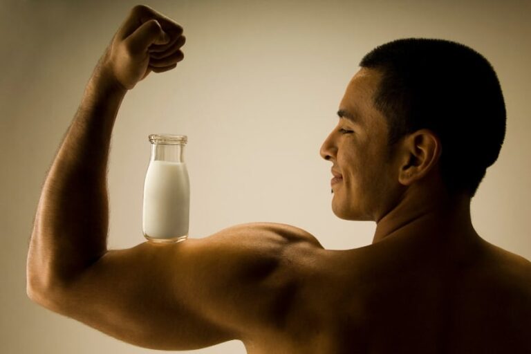 「母乳」がマッチョに大人気！科学的根拠は？