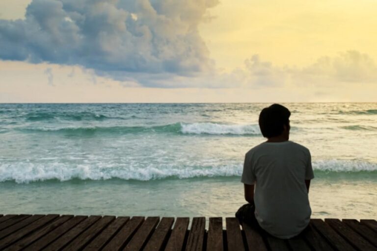 「孤独感が生む自己否定の罠」