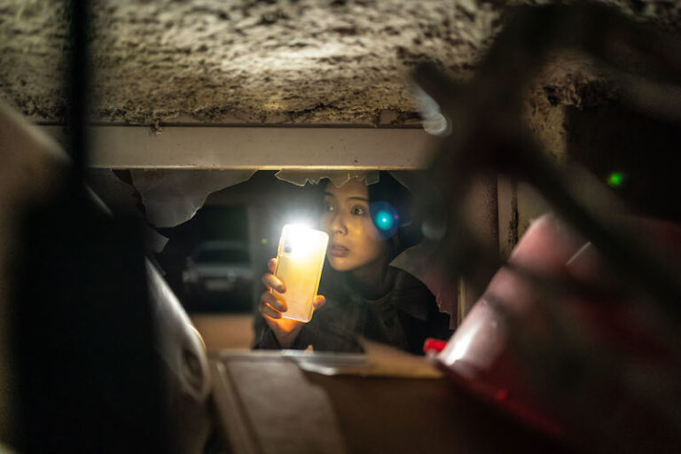 「韓国ホラー『層間騒音』3週1位、音が恐怖を呼ぶ！」