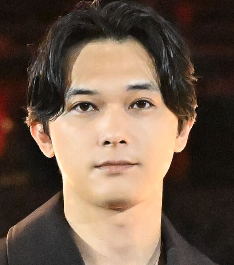 「吉沢亮を巡る文春報道、アミューズが反論！」